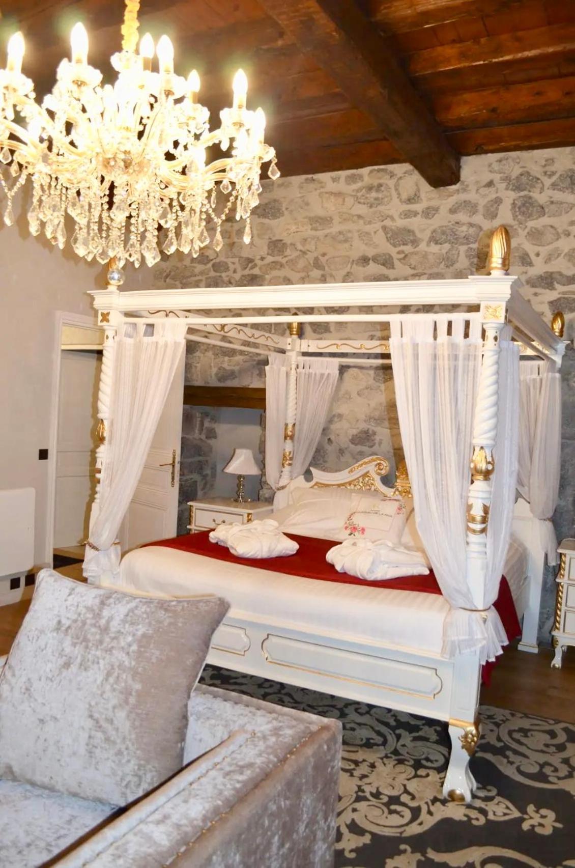 Chateau De La Rive - Suite Prestige - Chambre 2 Personnes Cruet Екстериор снимка