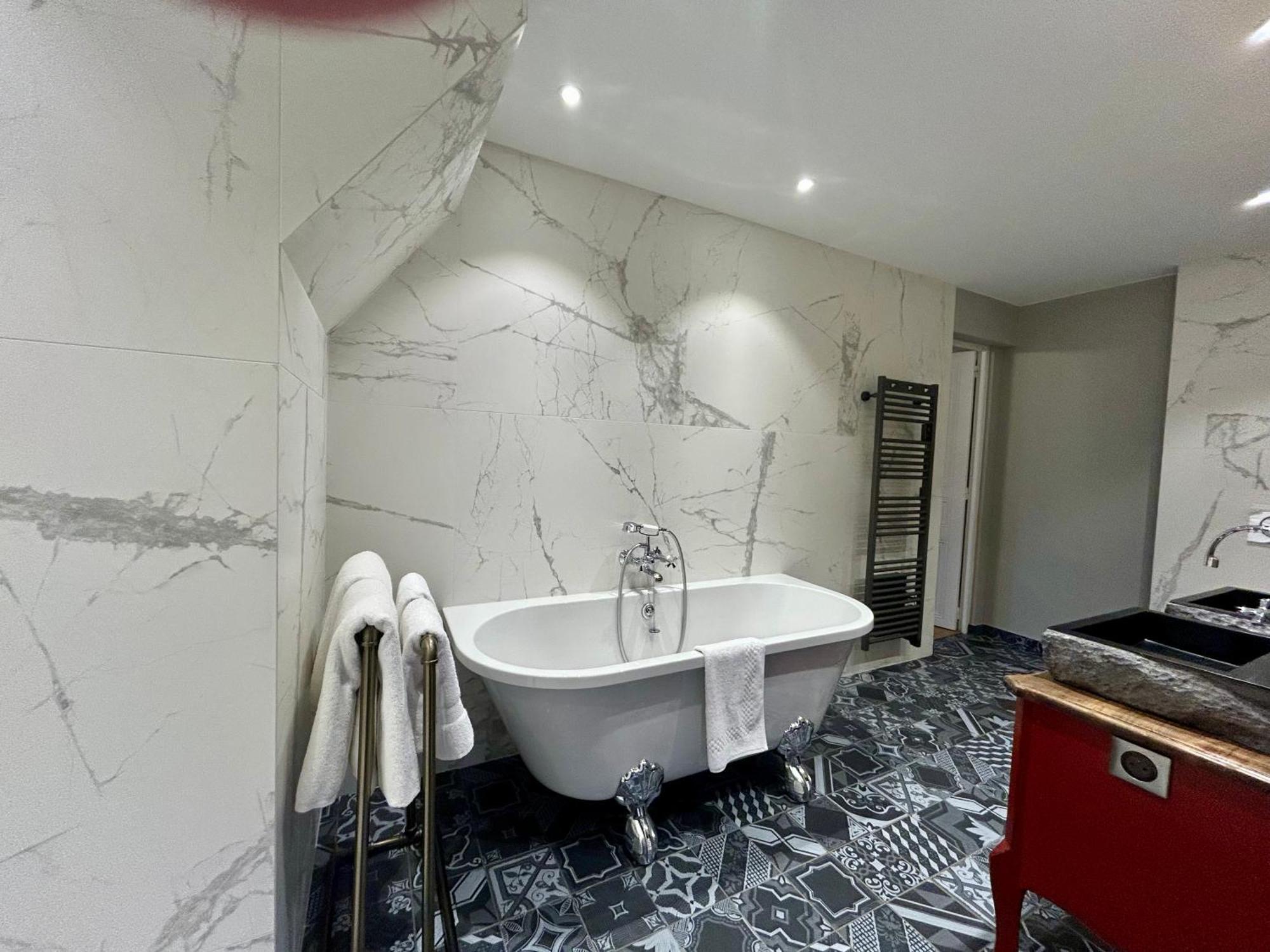 Chateau De La Rive - Suite Prestige - Chambre 2 Personnes Cruet Екстериор снимка