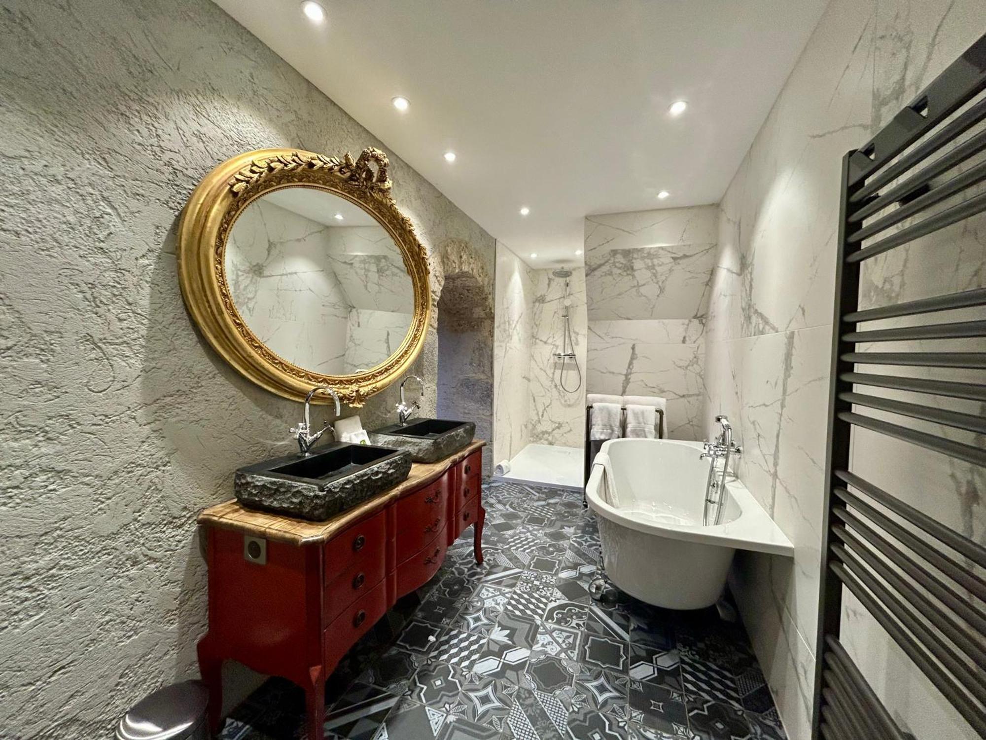Chateau De La Rive - Suite Prestige - Chambre 2 Personnes Cruet Екстериор снимка